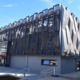 Neue Aussenansicht der Aula Fredenberg