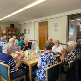 Die Seniorinnen und Senioren bei der Auftaktveranstaltung im Seniorentreff Lebenstedt.