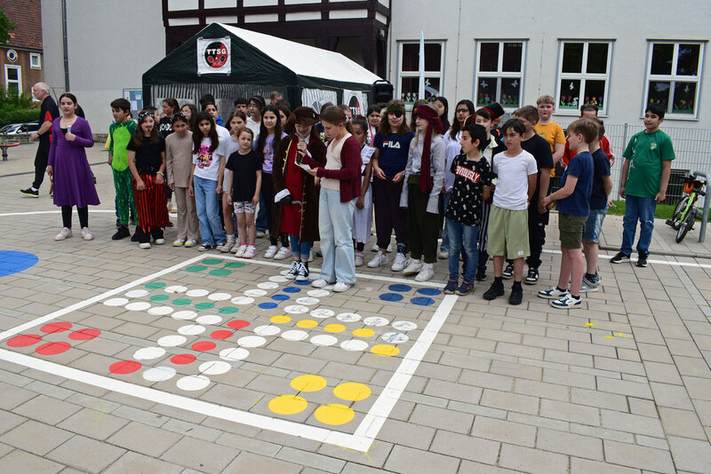 Die Schülerinnen und Schüler der Grundschule Steterburg stimmten musikalisch auf die Eröffnung ein.