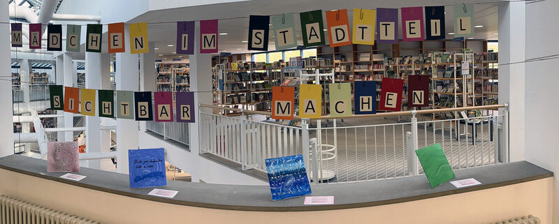 „Mädchen im Stadtteil sichtbar machen“: Unter diesem Motto haben anlässlich des „Weltmädchentages“ Mädchen aus der Grundschule Dürerring, der Hauptschule Klunkau, drei Kinder- und Jugendtreffs und aus der Jugendkulturwerkstatt Forellenhof an diesem Kreativprojekt mitgemacht.