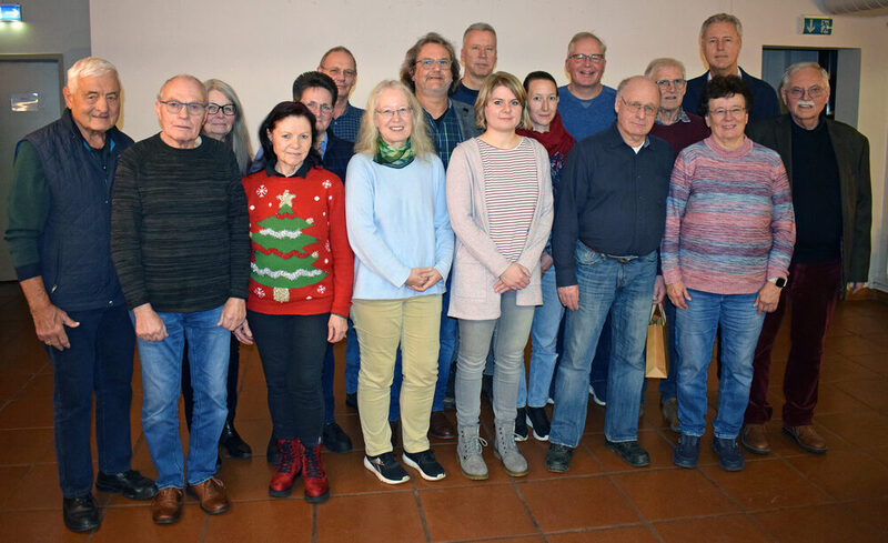Die Ortsheimatpflegerinnen und Ortsheimatpfleger der Stadt Salzgitter tauschten sich auf dem traditionellen Jahrestreffen aus. Das Team des Stadtarchivs, der Fachdienstleiter Kultur und Stadtrat Jan Erik Bohling bedankten sich für das Engagement.