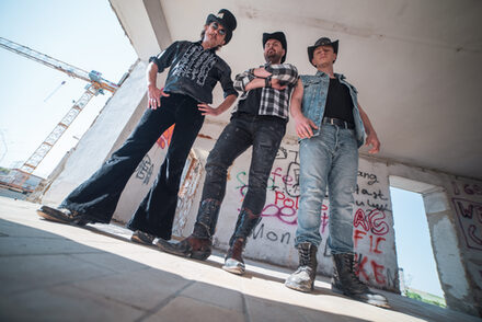 Mandowar stellen in der Kniestedter Kirche ihr neues Album vor.