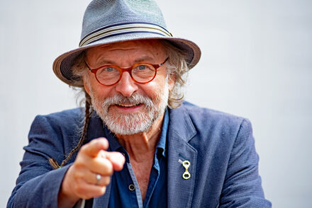 Klaus-Peter Wolf liest aus seinem dritten Winter-Krimi.