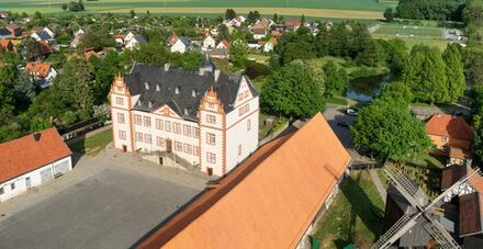 Luftbild von Schloss Salder