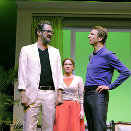 Bertrand hat das Gefühl, sein Leben verpasst zu haben. Keine Frau, langweiliger Job, keine Ambitionen. Das soll aufhören.