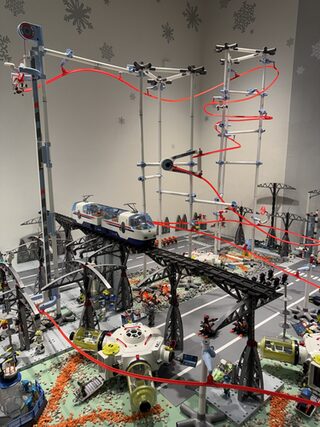 Ein PLAYMOBIL-Raumfahrtbahnhof